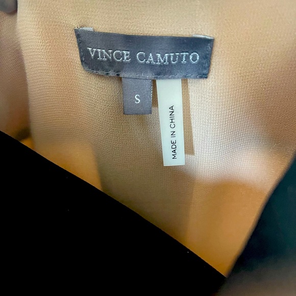 NWOT! Vince Camuto sleeveless blouse/shell. Stunning black accents & detailing. - Picture 8 of 9